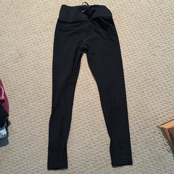 Nike leggings - Picture 2 of 2